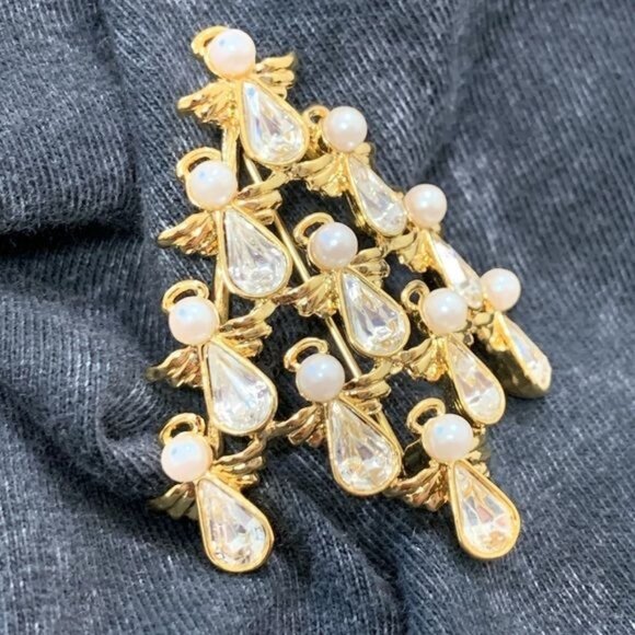 Designer Faux Diamond Pearl  Angel Christmas Tree Brooch by Avon - Picture 3 of 11